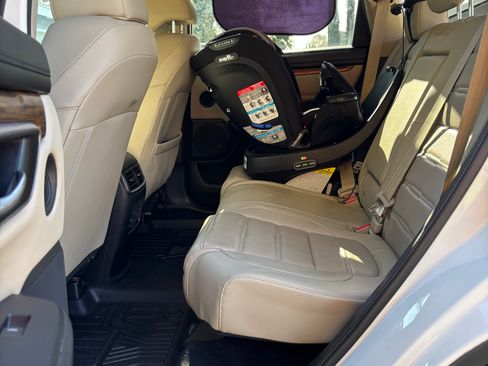 Used 2018 Honda CR-V Touring image 29