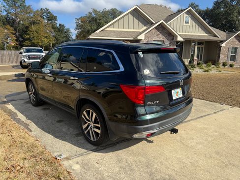 Used 2018 Honda Pilot Elite image 2