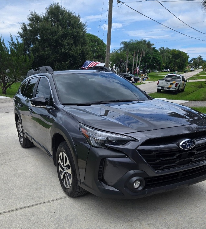 Used 2025 Subaru Outback Premium AWD/4WD image 4