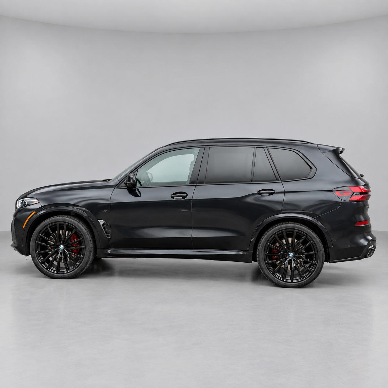 Used 2026 BMW X5 M60i AWD/4WD image 1