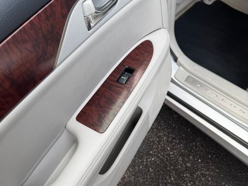 Used 2011 Toyota Avalon Limited image 13