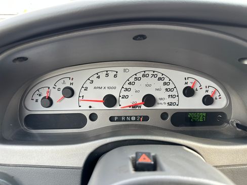 Used 2004 Ford Explorer Sport Trac 4x4 image 11