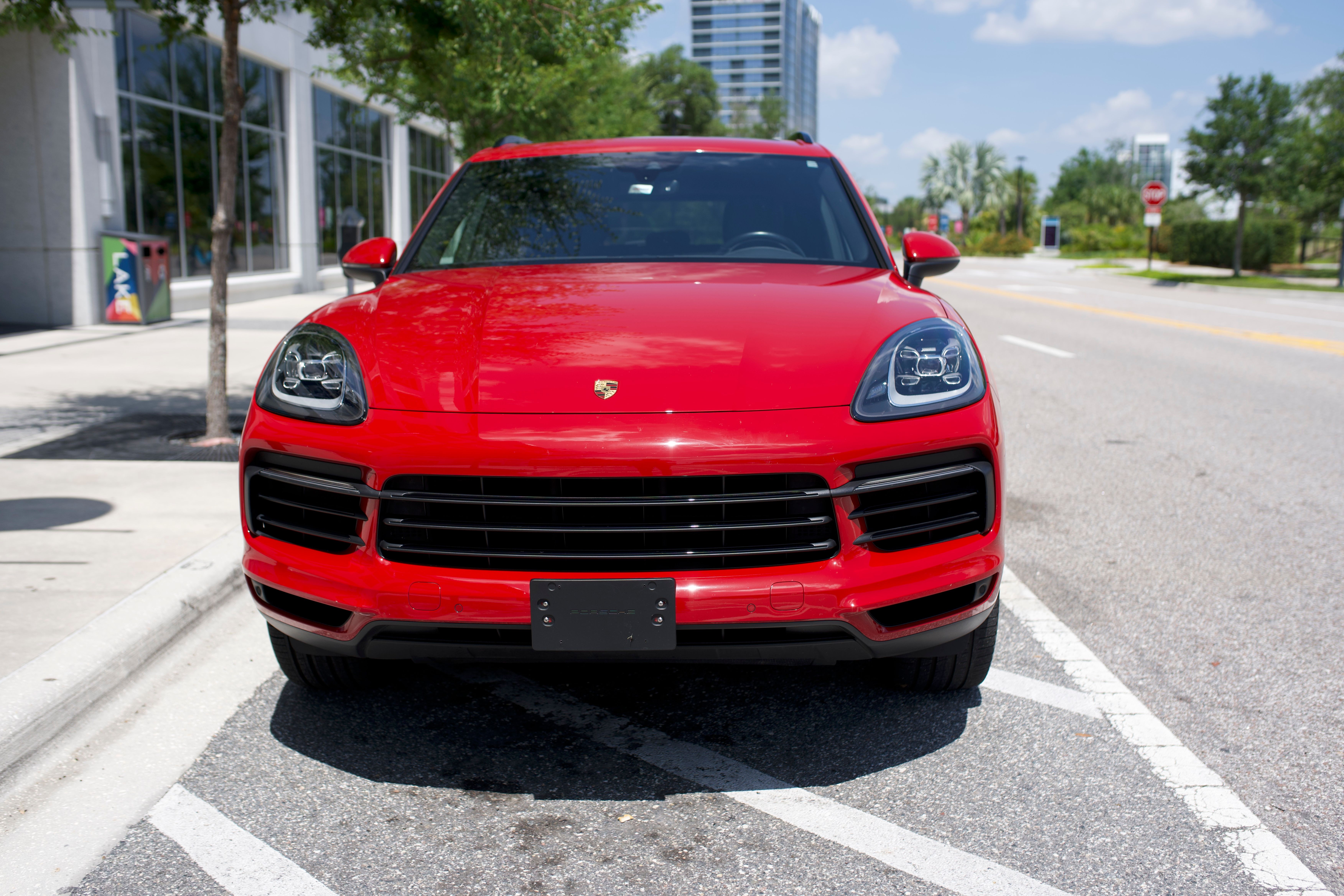 Used 2021 Porsche Cayenne w/ Premium Package AWD/4WD image 1