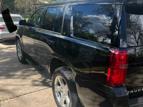 Used 2015 Chevrolet Tahoe LT w/ Luxury Package image 4
