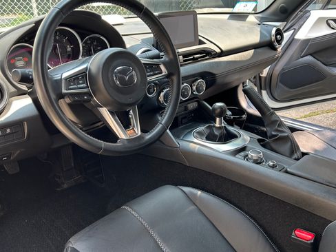Used 2023 MAZDA MX-5 Miata Grand Touring image 10