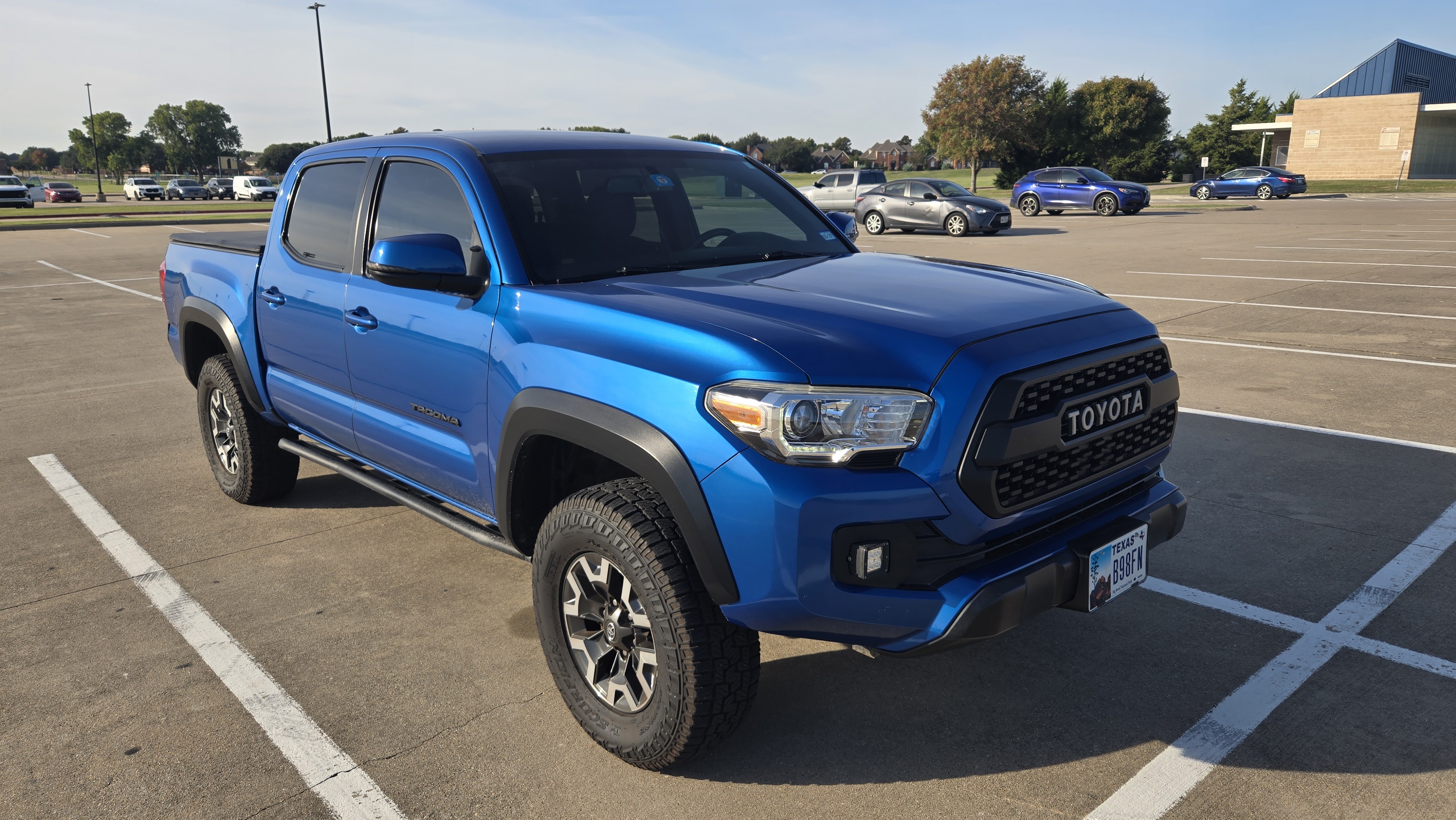 Used 2017 Toyota Tacoma TRD Off-Road w/ Tow Package (A/T) AWD/4WD image 1