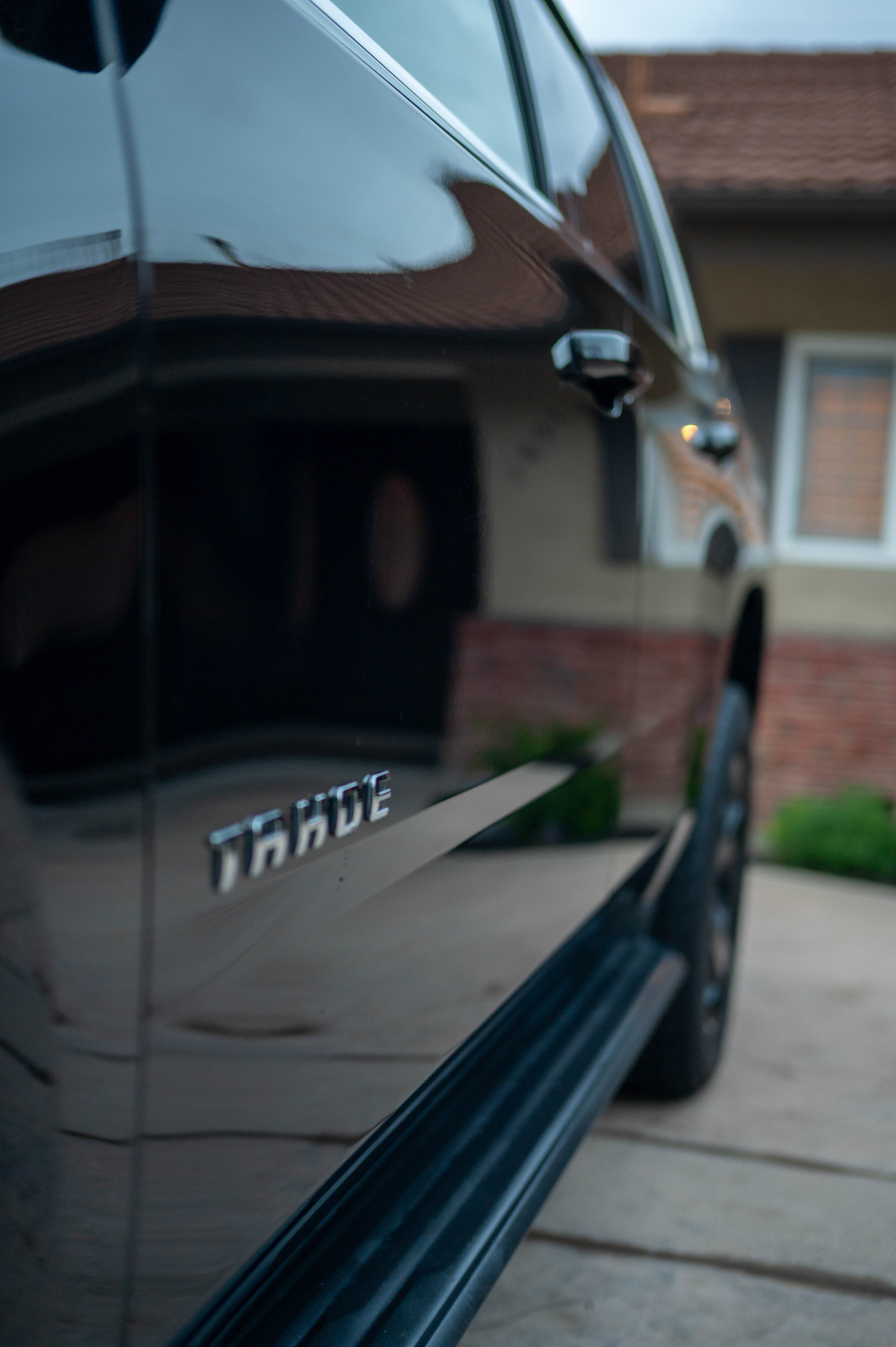 Used 2019 Chevrolet Tahoe LT w/ LT Midnight Edition RWD image 5
