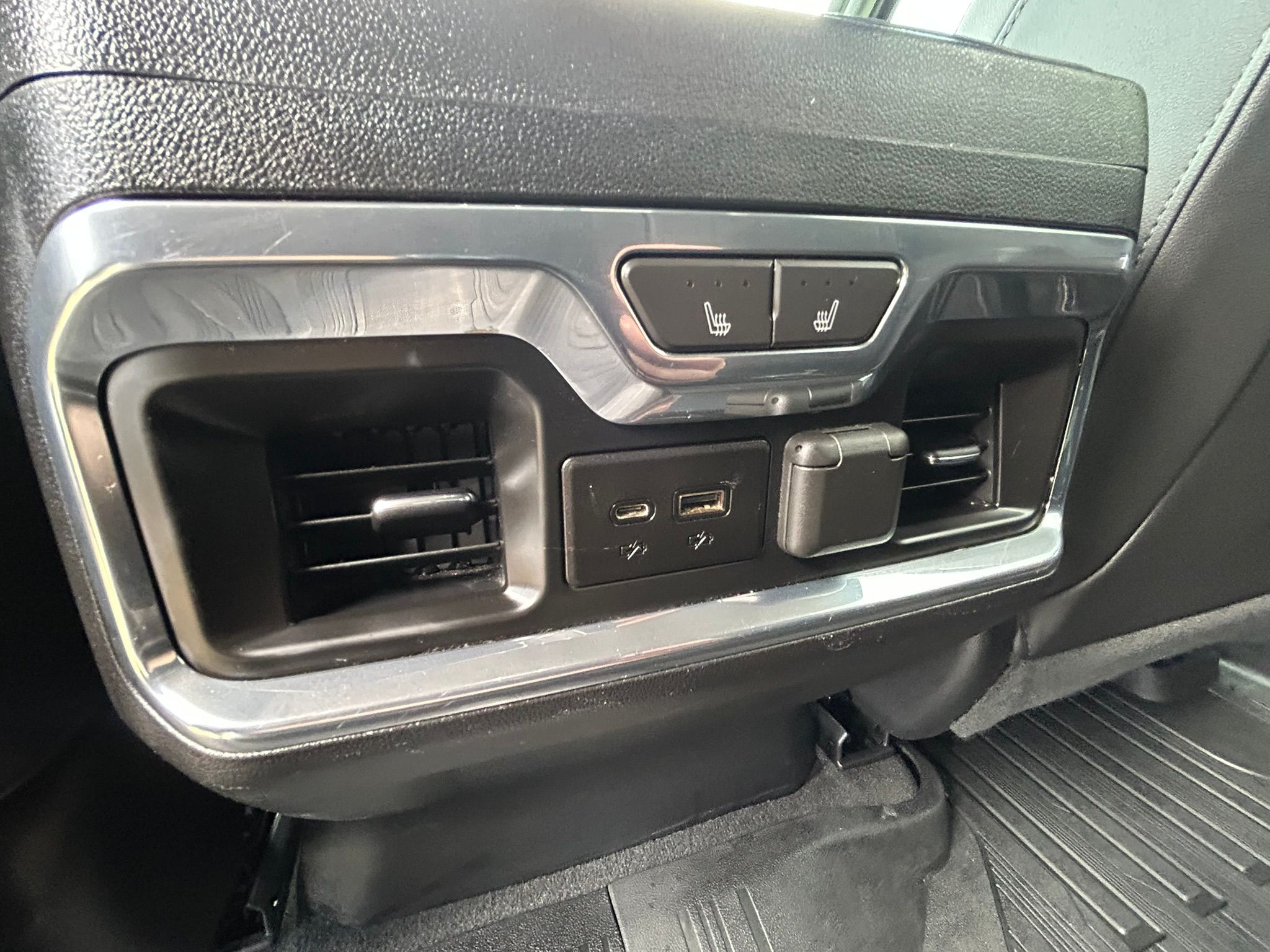 Used 2019 GMC Sierra 1500 SLT w/ SLT Premium Plus Package AWD/4WD image 30