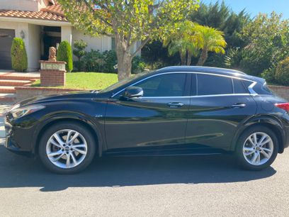 Used 2018 INFINITI QX30 w/ Navigation Package