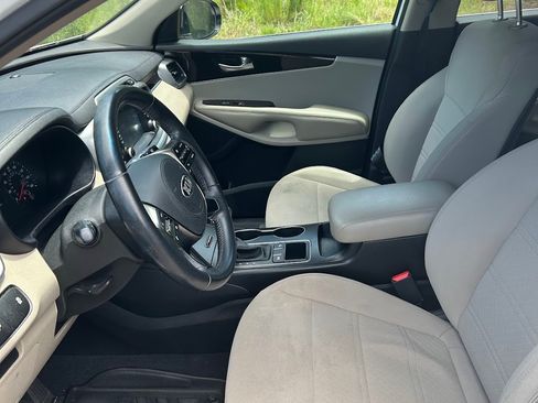 Used 2019 Kia Sorento FWD w/ Option Group 020 image 13