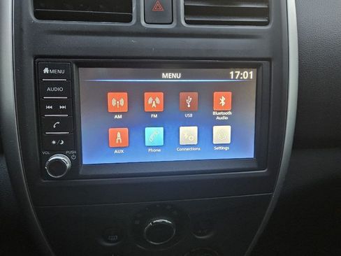 Used 2019 Nissan Versa SV image 2