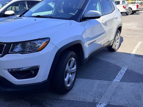 Used 2019 Jeep Compass Latitude w/ Safety & Security Group image 2