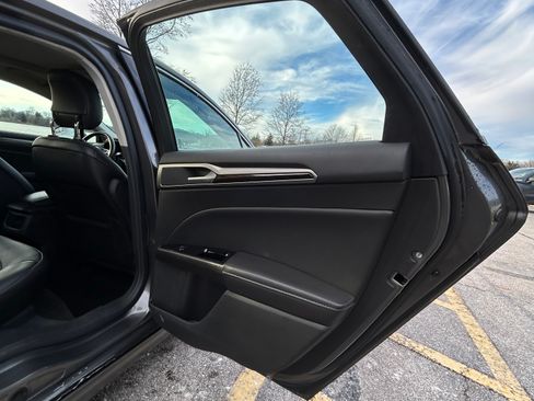 Used 2014 Ford Fusion SE w/ Equipment Group 202A image 20