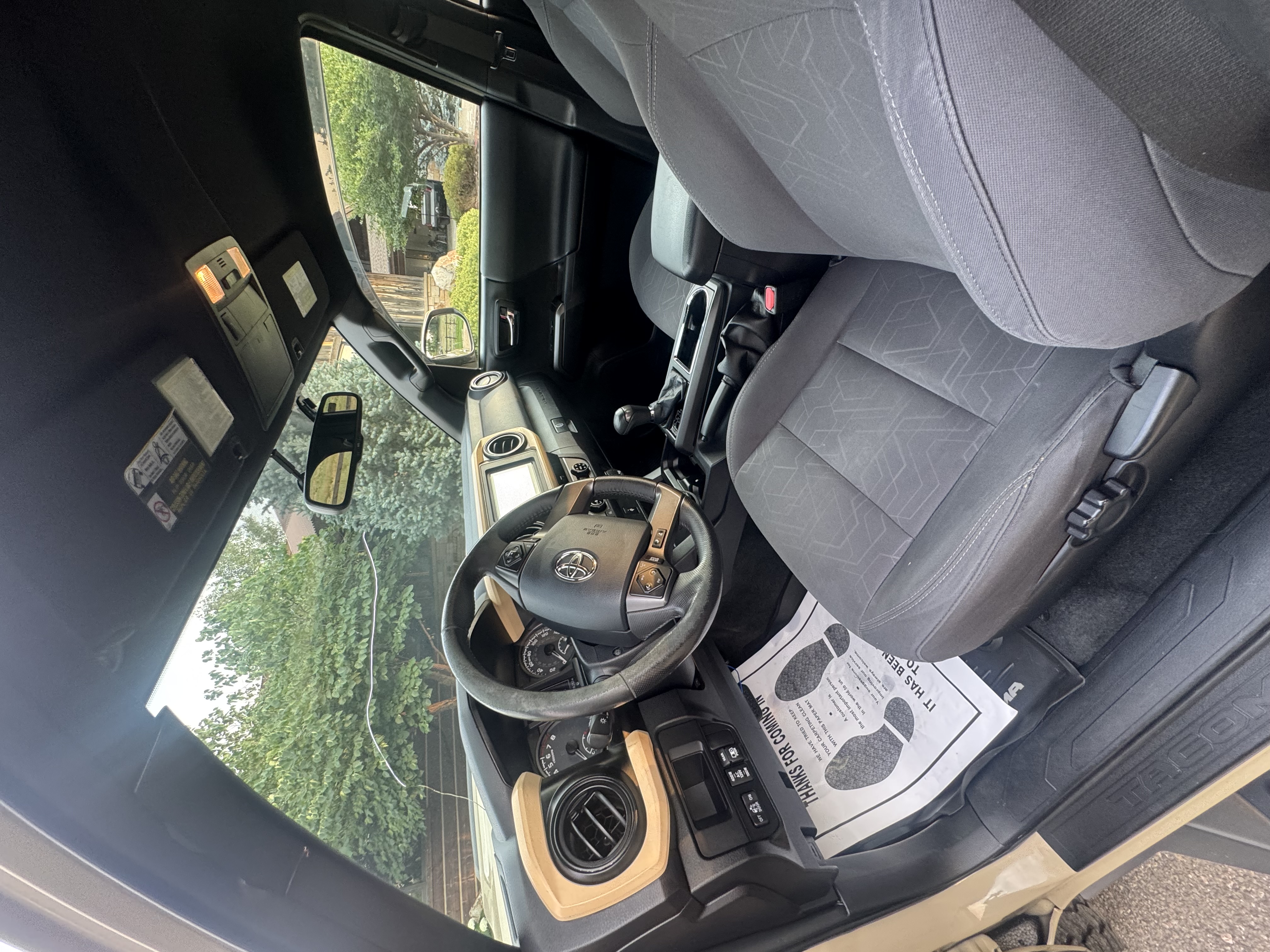 Used 2017 Toyota Tacoma TRD Sport w/ Tow Package (A/T) AWD/4WD image 6