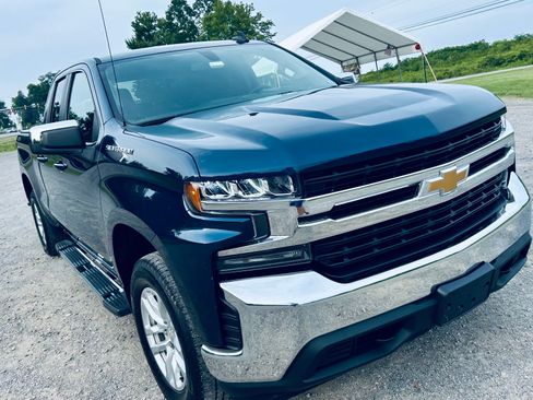 Used 2022 Chevrolet Silverado 1500 LT AWD/4WD image 14