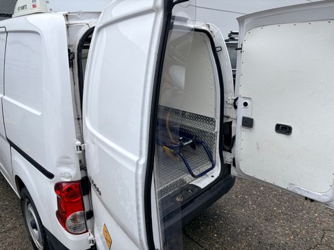 Used 2021 Nissan NV200 S image 13