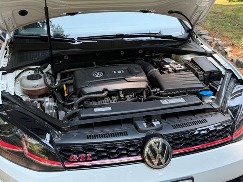 Used 2019 Volkswagen GTI SE FWD image 13