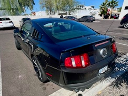Used 2011 Ford Mustang Premium image 5