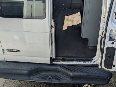 Used 2008 Ford E-150 and Econoline 150 image 8