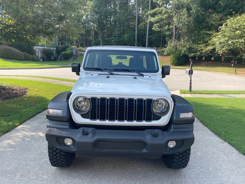 Used 2025 Jeep Wrangler Unlimited Sport AWD/4WD image 5