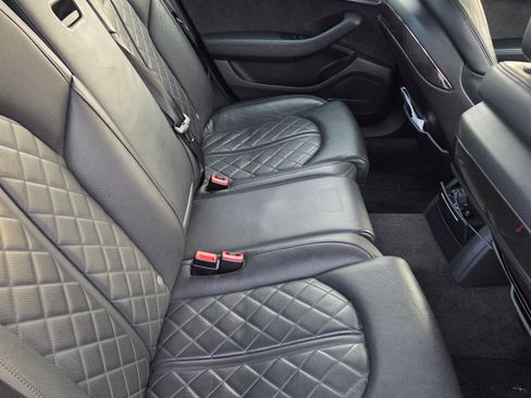 Used 2014 Audi S8 image 12