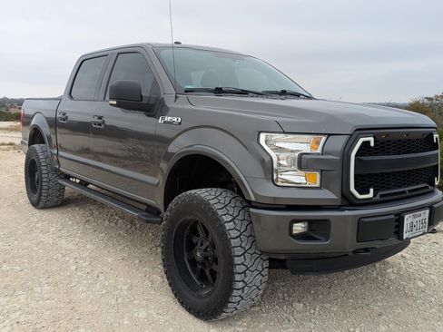 Used 2016 Ford F150 XLT w/ Equipment Group 302A Luxury image 8