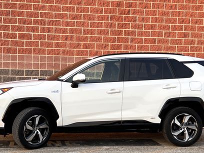 Used 2021 Toyota RAV4 SE w/ Weather & Moonroof Package