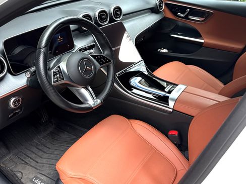 Used 2025 Mercedes-Benz C 300 4MATIC Sedan image 5