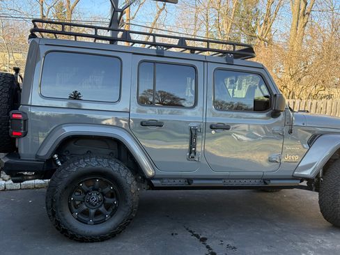 Used 2019 Jeep Wrangler Unlimited Sahara image 6