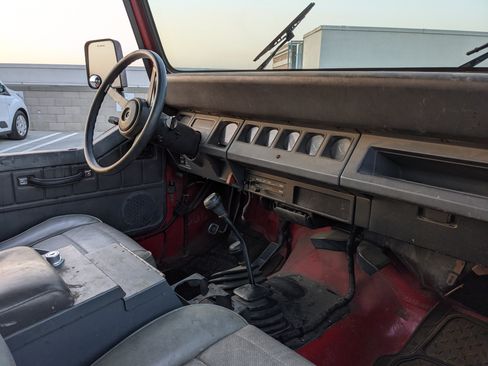 Used 1992 Jeep Wrangler 4WD image 5