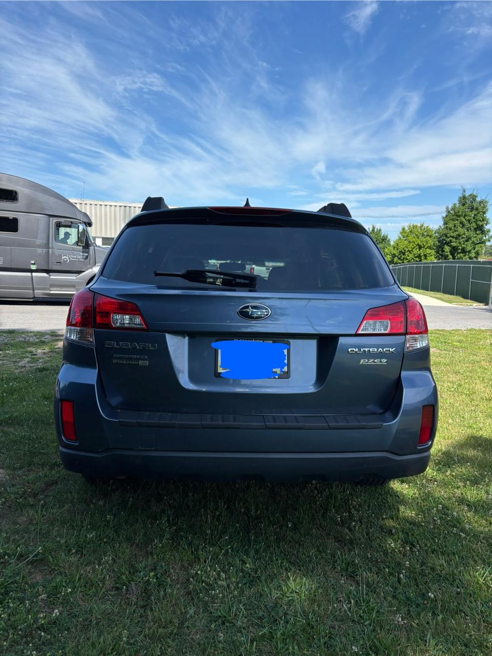 Used 2013 Subaru Outback 2.5i Limited w/ Popular Pkg 2 AWD/4WD image 2