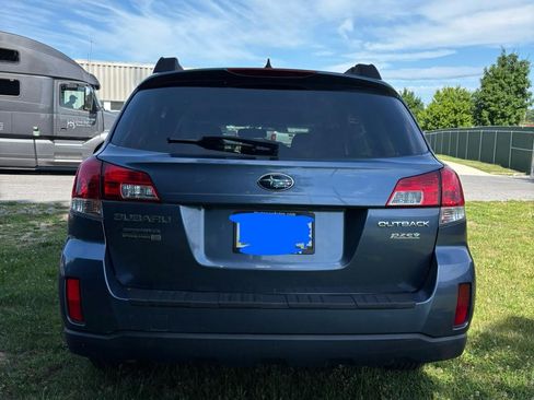 Used 2013 Subaru Outback 2.5i Limited w/ Popular Pkg 2 AWD/4WD image 2