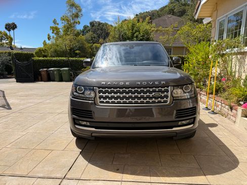 Used 2017 Land Rover Range Rover Supercharged AWD/4WD image 2