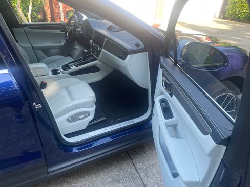 Used 2022 Porsche Macan S AWD/4WD image 12
