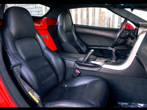 Used 2005 Chevrolet Corvette Convertible w/ Preferred Equipment Group RWD image 11