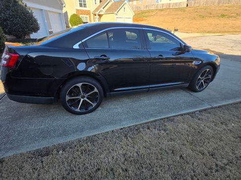 Used 2018 Ford Taurus SEL w/ Equipment Group 201A image 4