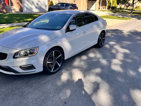 Used 2016 Volvo S60 T6 R-Design Platinum image 2
