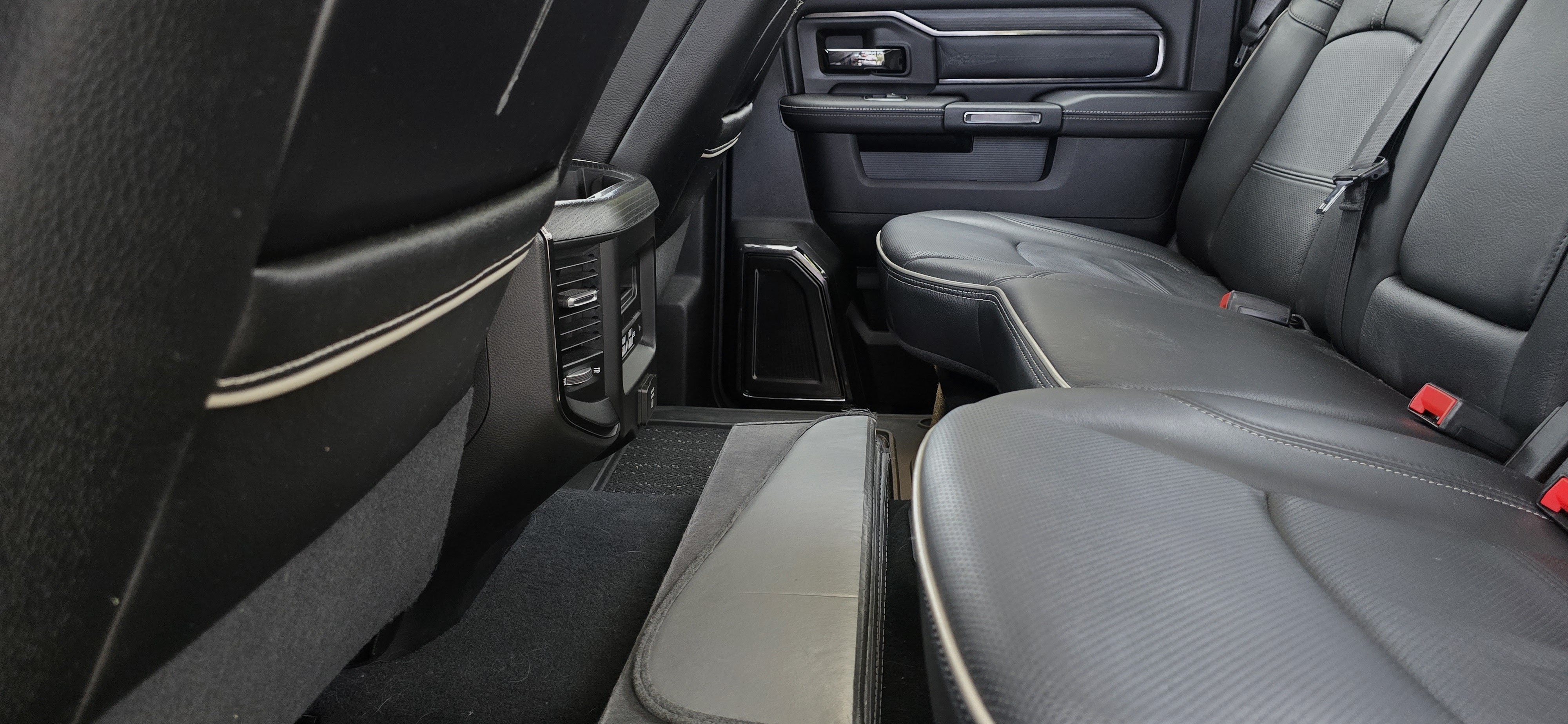 Used 2022 RAM 3500 Limited AWD/4WD image 21
