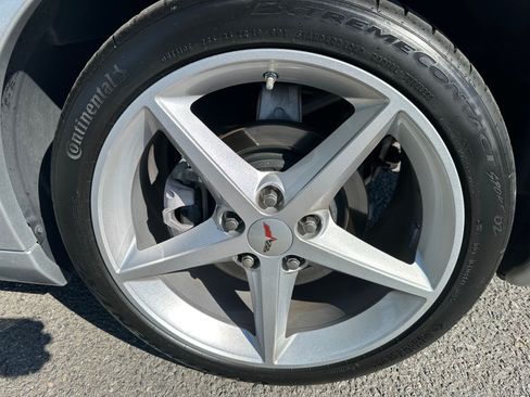 Used 2012 Chevrolet Corvette Convertible RWD image 16