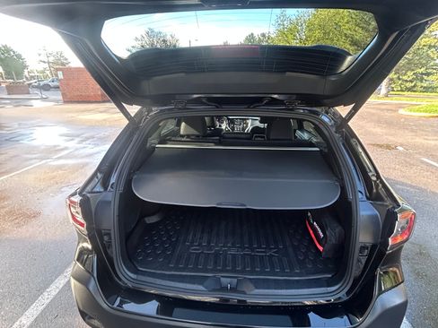 Used 2023 Subaru Outback Limited AWD/4WD image 2