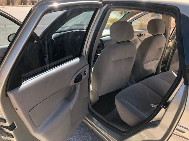 Used 2002 Ford Focus SE FWD image 19