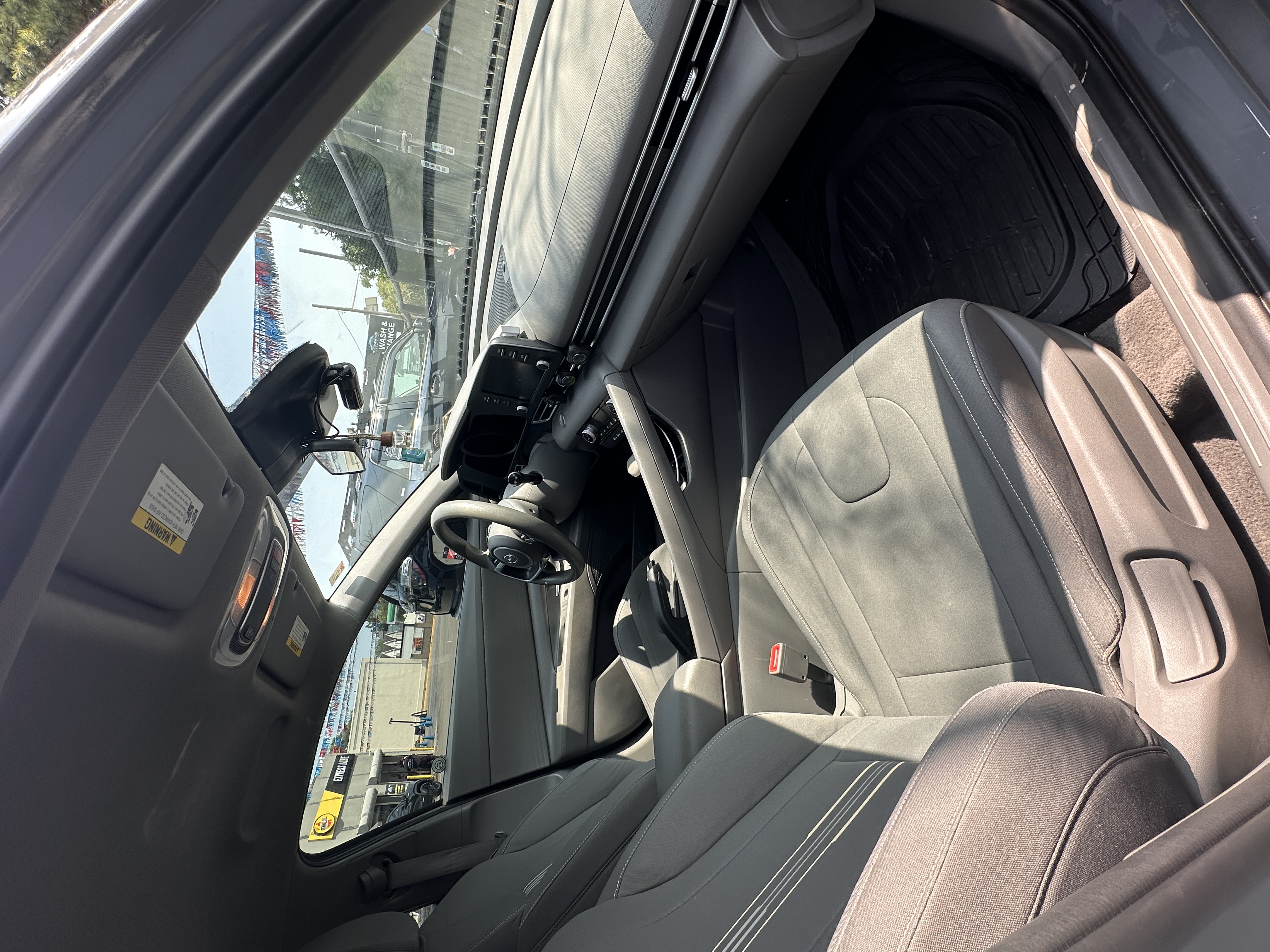 Used 2023 Hyundai Elantra SEL FWD image 17