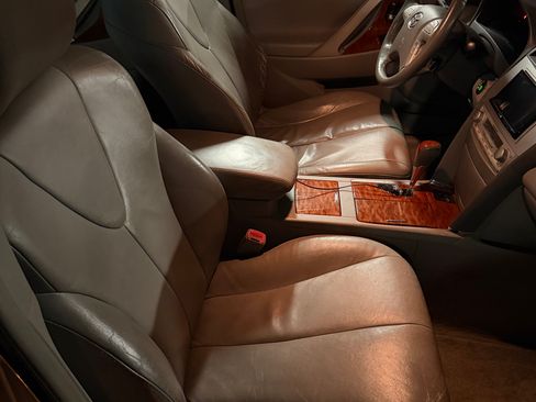 Used 2010 Toyota Camry XLE image 12