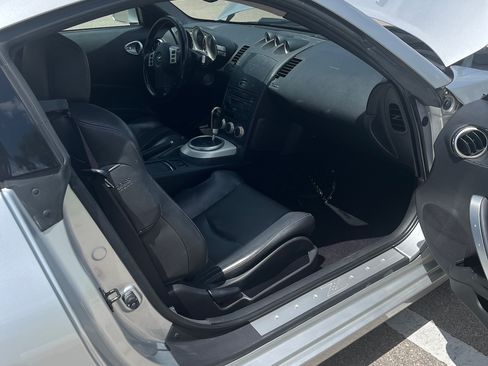 Used 2006 Nissan 350Z Touring w/ (N93) Cargo Convenience Pkg RWD image 15