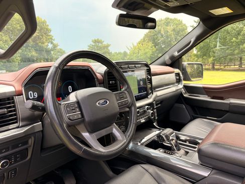 Used 2022 Ford F150 Lariat w/ Equipment Group 502A High AWD/4WD image 6