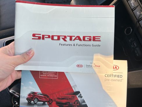 Used 2019 Kia Sportage LX FWD image 13