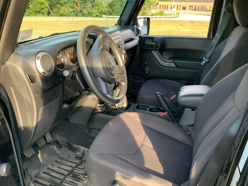 Used 2013 Jeep Wrangler Unlimited Sport w/ Trailer Tow Group image 8