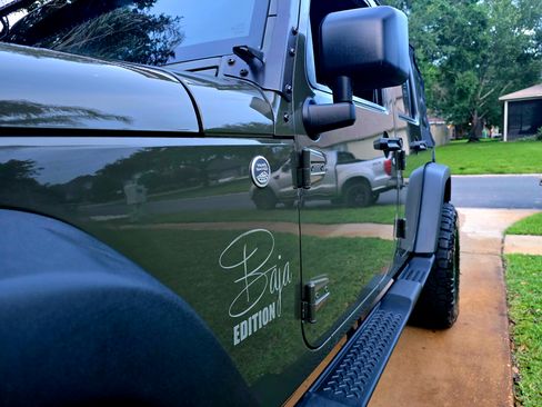 Used 2015 Jeep Wrangler Unlimited Sport w/ Quick Order Package 24S AWD/4WD image 4