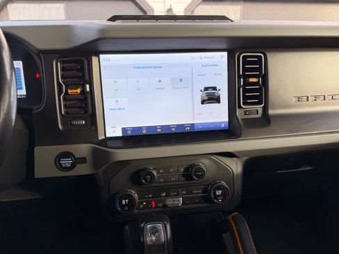 Used 2023 Ford Bronco Badlands image 10