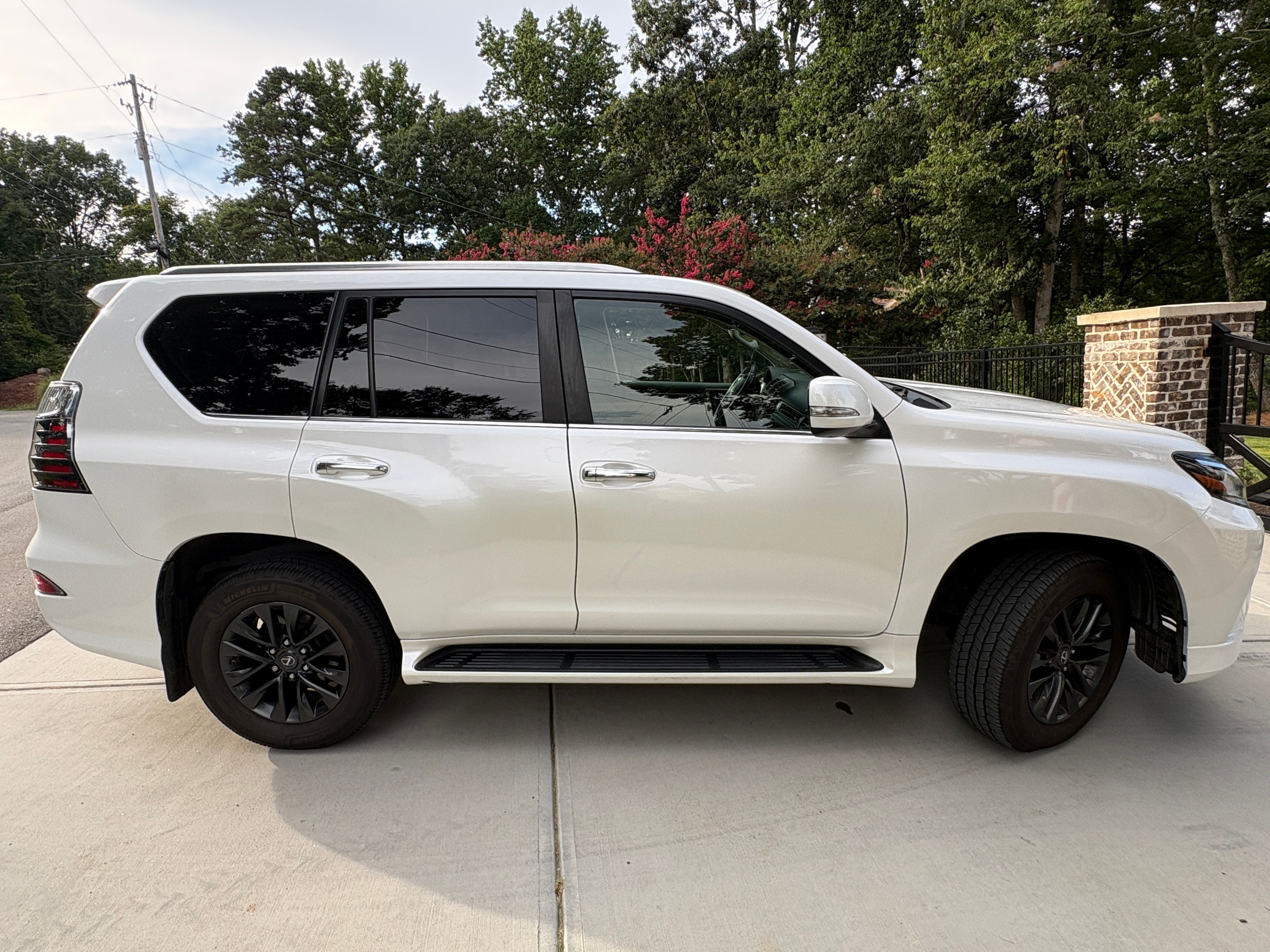 Used 2020 Lexus GX 460 Premium w/ Premium Package AWD/4WD image 1
